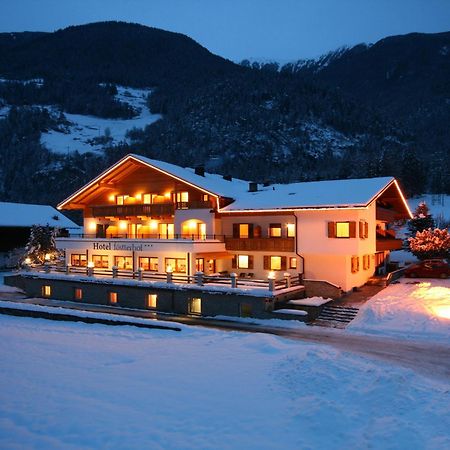 Hotel Foestlerhof Uttenheim Exterior foto