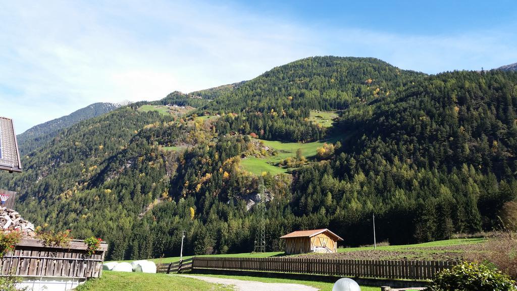 Hotel Foestlerhof Uttenheim Exterior foto