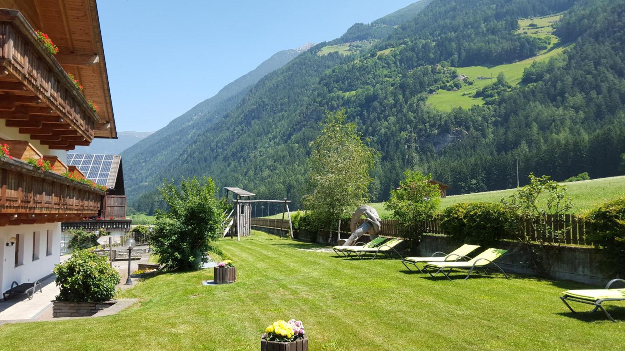Hotel Foestlerhof Uttenheim Exterior foto