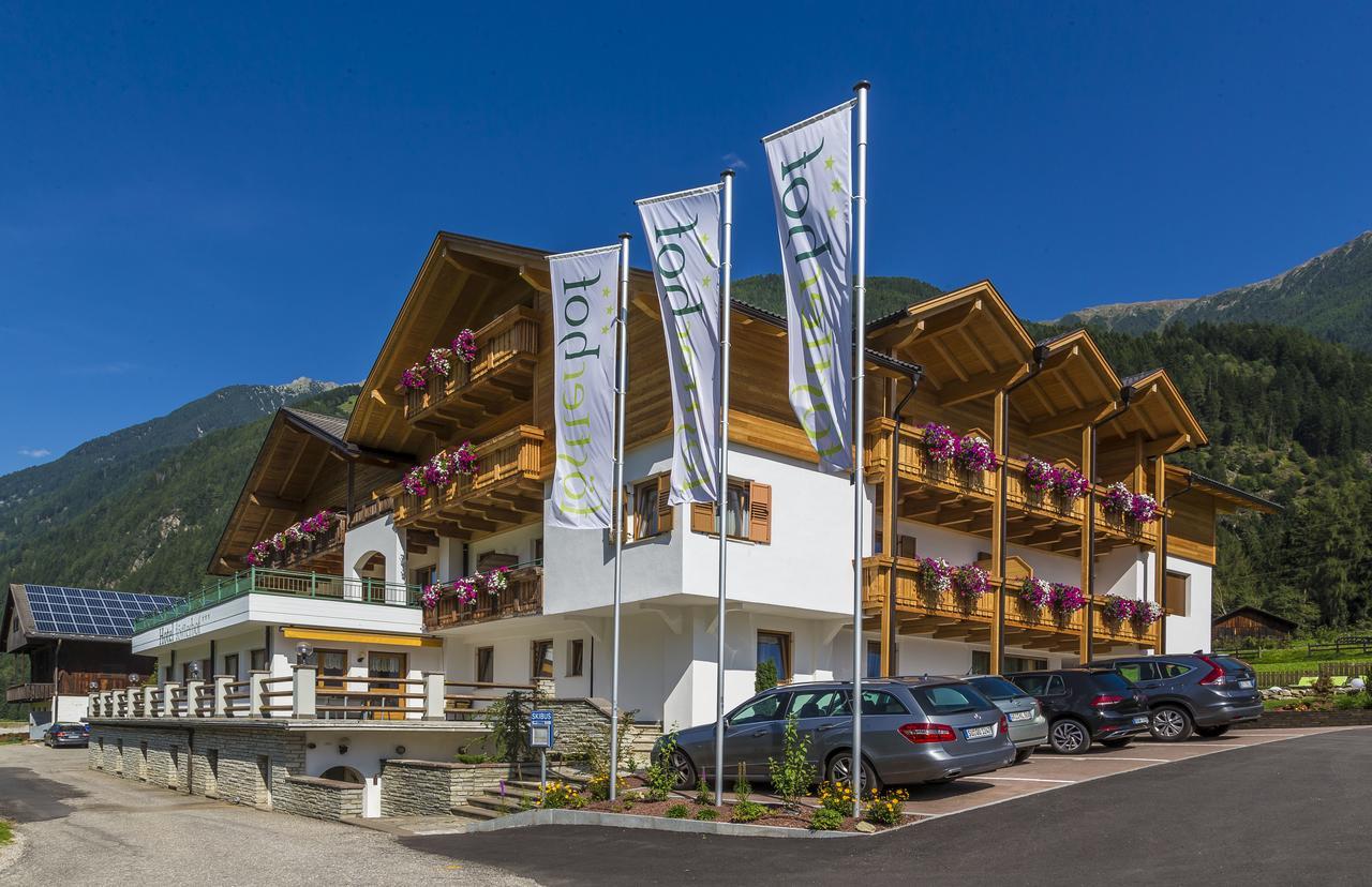 Hotel Foestlerhof Uttenheim Exterior foto