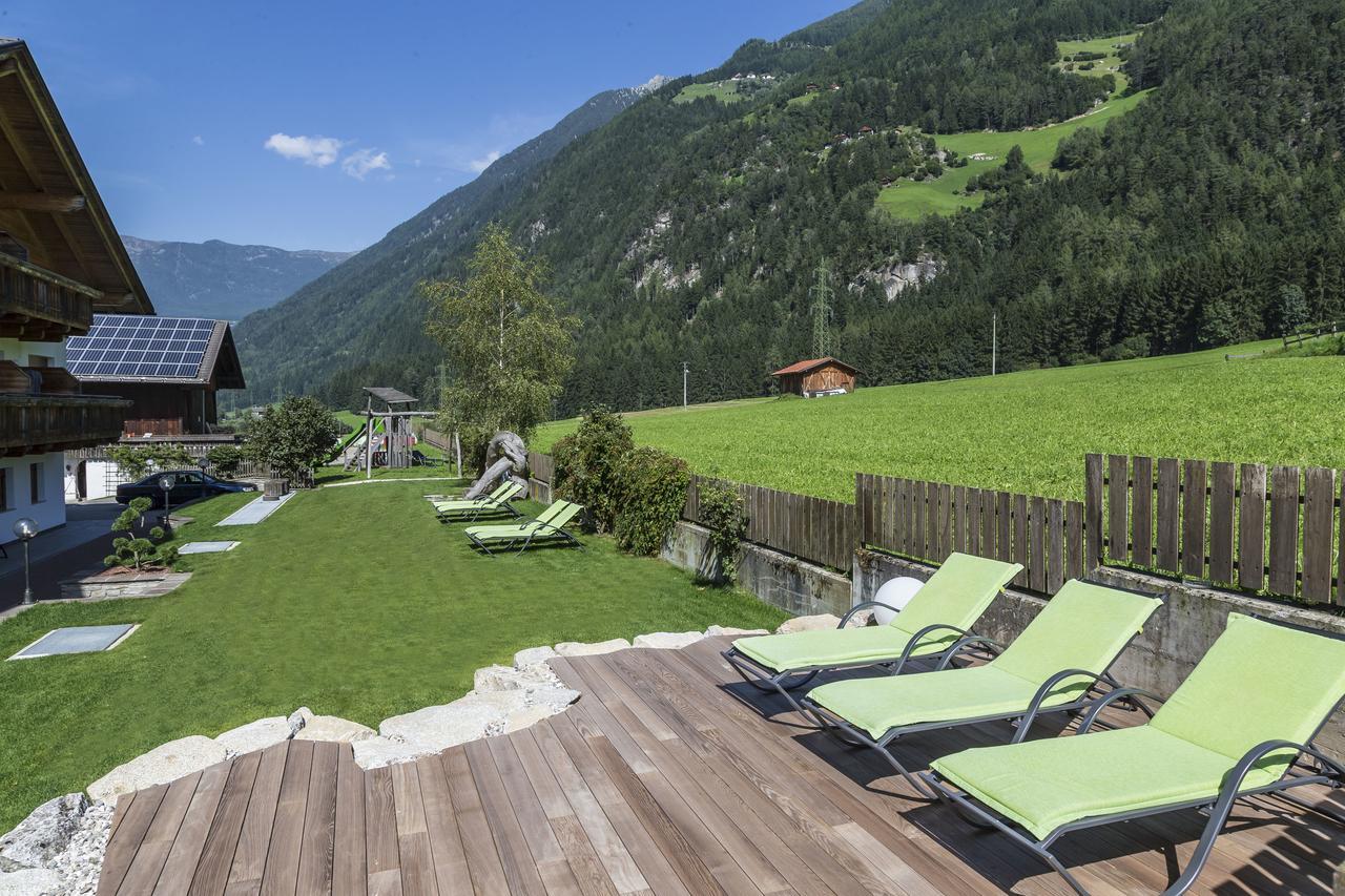 Hotel Foestlerhof Uttenheim Exterior foto